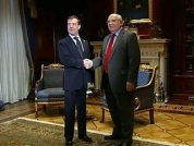 Президент Медведев наградил Горбачева орденом Андрея Первозванного