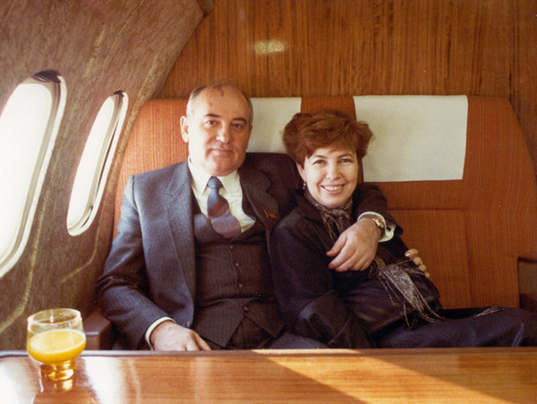 В самолете. 1984 год