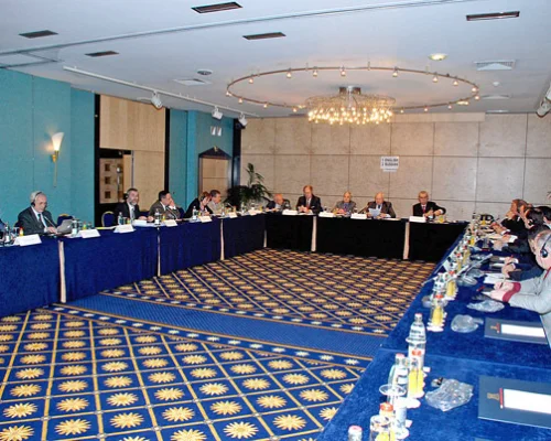 	 Первое заседание Форума новой политки