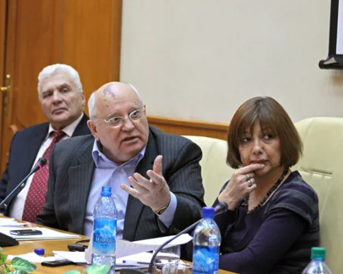 Б.Славин, М.Горбачев, О.Здравомыслова