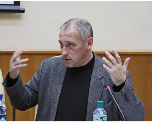 А.Аузан