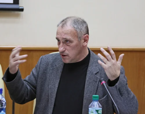 А.Аузан