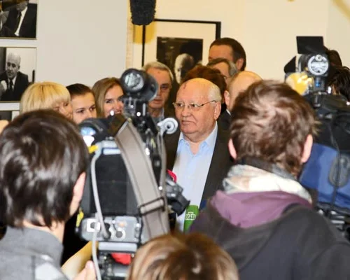 Пресс-конференция М.С.Горбачева перед открытием выставки