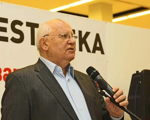 М.С.Горбачев на церемонии открытия выставки