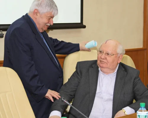 Г.Х.Попов, М.С.Горбачев