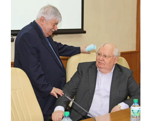 Г.Х.Попов, М.С.Горбачев