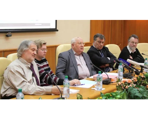 	 Пресс-конференция. Слева направо: В.В.Игрунов, Е.В.Коновалов, М.С.Горбачев, М.И.Кузнецов, П.М.Кудюкин