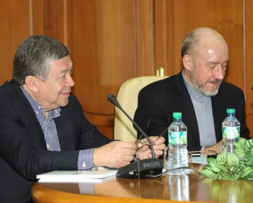 Слева направо: Р.С.Гринберг, В.И.Мироненко