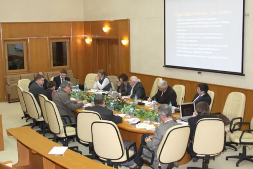Во время обсуждения