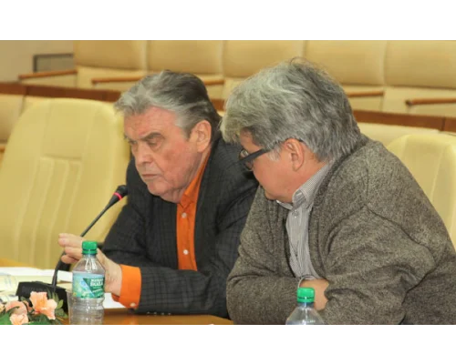 Слева направо: Г.Остроумов, В.Хамраев