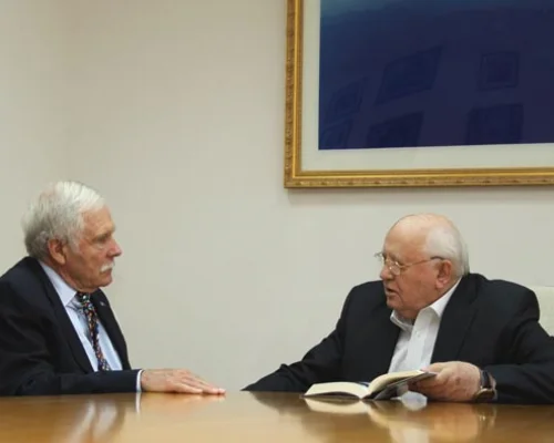 Основатель Фонда ООН Тед Тернер и Михаил Горбачев