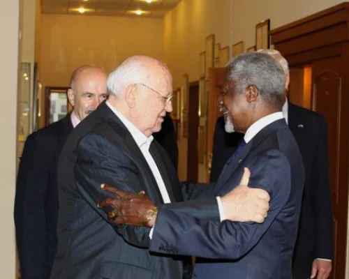 Михаил Горбачев и Кофи Аннан, бывший генеральный секретарь ООН