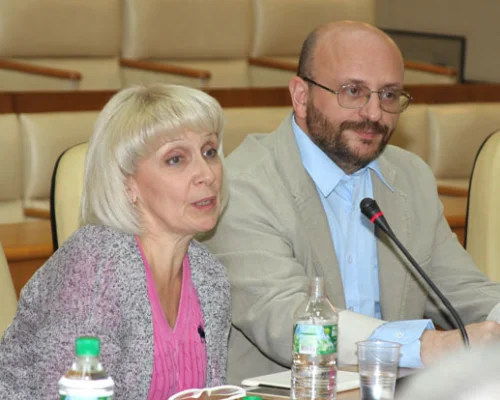 	 О.Ю.Демичева (врач-энокринолог), С.Н.Гальперин (врач-невролог)