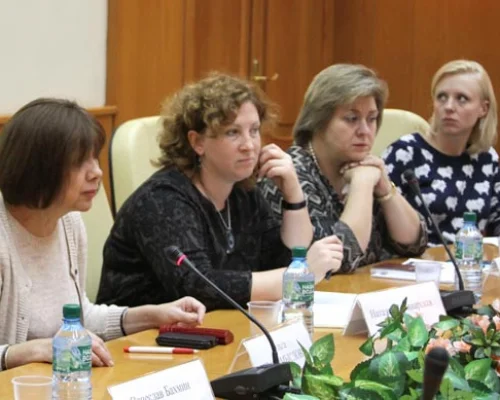 Слева направо: Ольга Здравомыслова, Наталья Каминарская, Дарья Милославская, Мария Седушкина