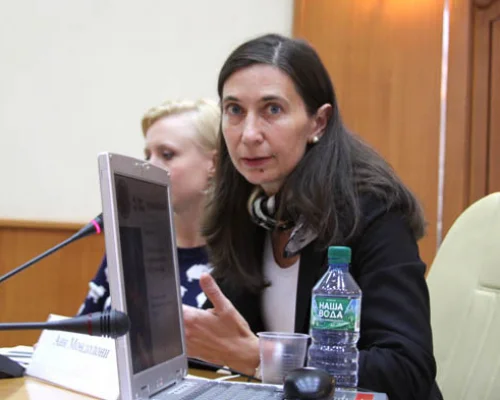 Анн Мондолони