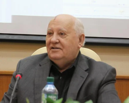 Михаил Горбачев