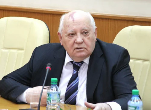 Михаил Горбачев