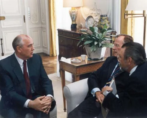 Михаил Горбачев и Джордж Буш