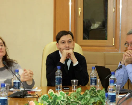 	 Слева направо: О.Исупова, А.Валиев, А.Захаров