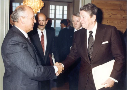 М.С. Горбачев, П.Палажченко и Рональд Рейган. 10 октября 1986