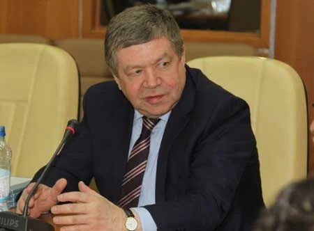 	 Руслан Гринберг (Институт экономики РАН)