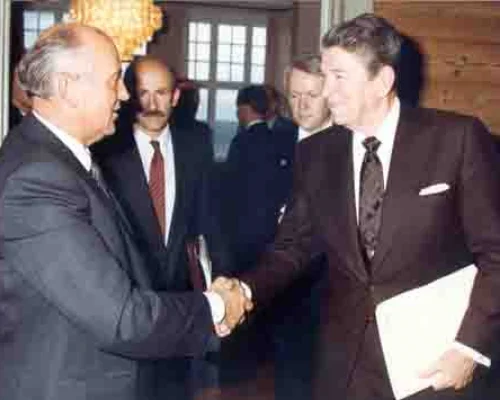 Советско-американская встреча. Рейкьявик. М.С.Горбачев, П.Р.Палажченко, Р.Рейган, Дж. Шульц и . 11 октября 1986