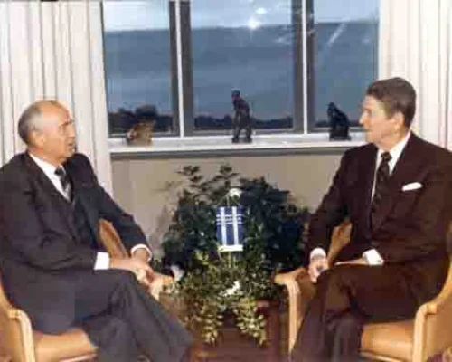 Советско-американская встреча. М.С.Горбачев и Р.Рейган. 11 октября 1986