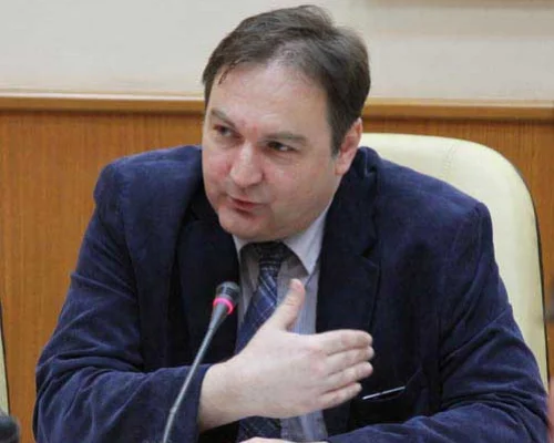 Ян Менцер, эксперт в команде депутата Бундестага Йоханна Вадепуля, Германия