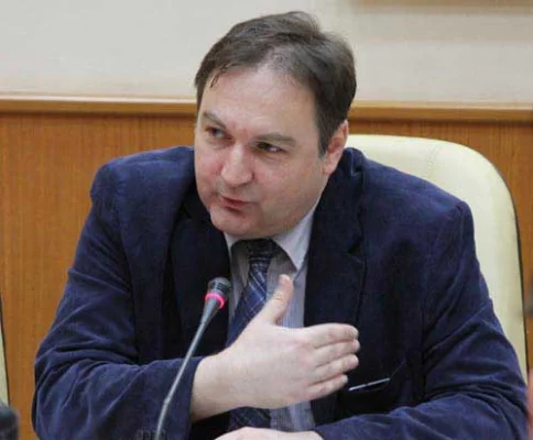 Ян Менцер, эксперт в команде депутата Бундестага Йоханна Вадепуля, Германия