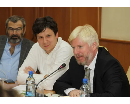 	 Слева направо: Аркадий Дубнов, Марк Симон, Василий Жарков