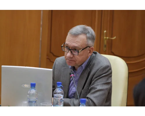 Андрей Захаров