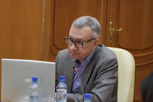 Андрей Захаров