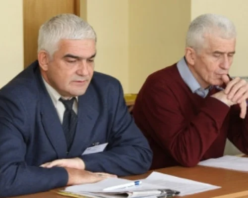 	 Слева направо: Андрей Рябов, Виктор Кувалдин