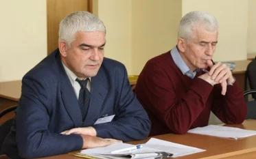 	 Слева направо: Андрей Рябов, Виктор Кувалдин