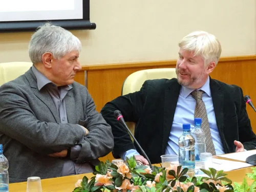 Александр Филиппов и Василий Жарков (МВШСЭН)