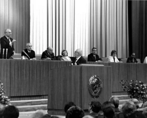 М.С.Горбачев и А.Д. Сахаров на девятом заседании Съезда народных депутатов СССР. 2 июня 1989 г.