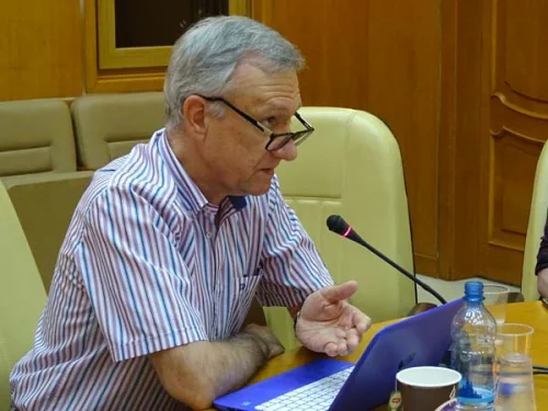 Андрей Захаров