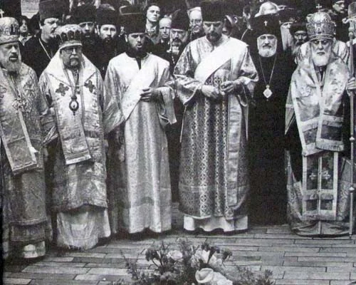 	 Возложение венков к Вечному огню. г.Суздаль. Июль 1988 г.