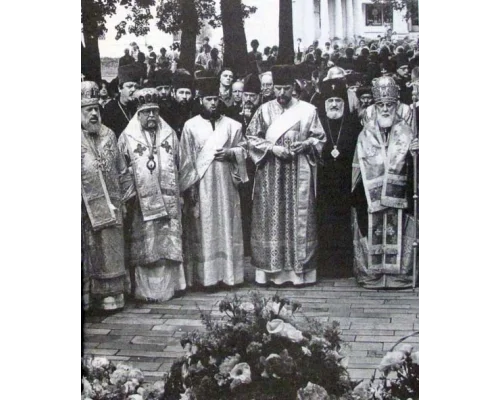 	 Возложение венков к Вечному огню. г.Суздаль. Июль 1988 г.