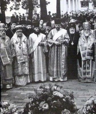 	 Возложение венков к Вечному огню. г.Суздаль. Июль 1988 г.