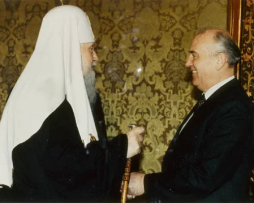 История Перестройки. Поворотный пункт в смене модели отношений церкви и государства. К 30-летию празднования 1000-летия Крещения Руси