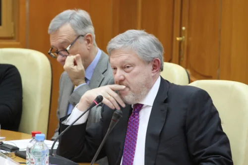 Андрей Захаров, Григорий Явлинский