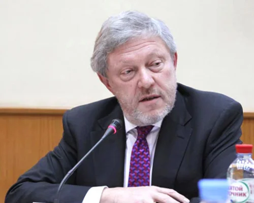 	 Григорий Явлинский, лидер партии 