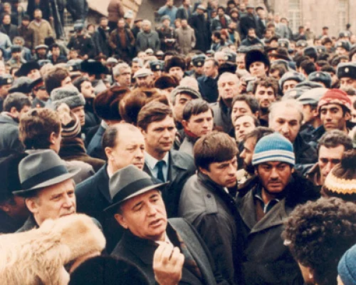 М.С.Горбачев и Н.И.Рыжков. Спитак. Армения. 10 декабря 1988