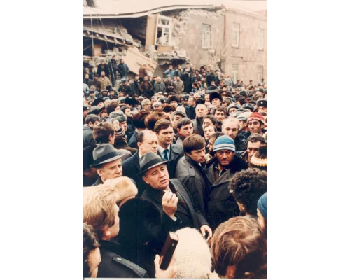 М.С.Горбачев и Н.И.Рыжков. Спитак. Армения. 10 декабря 1988