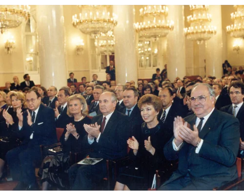 	 Г.-Д. Геншер, Ханнелоре Коль, М.С. и Р.М. Горбачевы, Г.Коль. Колонный зал Дома Союзов. Москва. 25 октября 1988