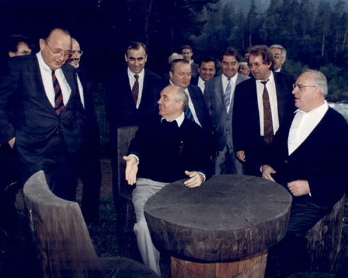 Г.-Д. Геншер, М.С. Горбачев и Г.Коль. Архыз. 16 июля 1990