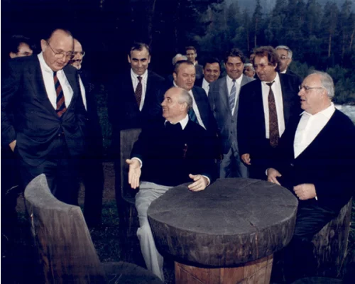 Г.-Д. Геншер, М.С. Горбачев и Г.Коль. Архыз. 16 июля 1990