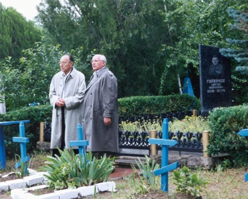 	 Г.-Д. Геншер и М.С. Горбачев. Привольное. Июнь 2001