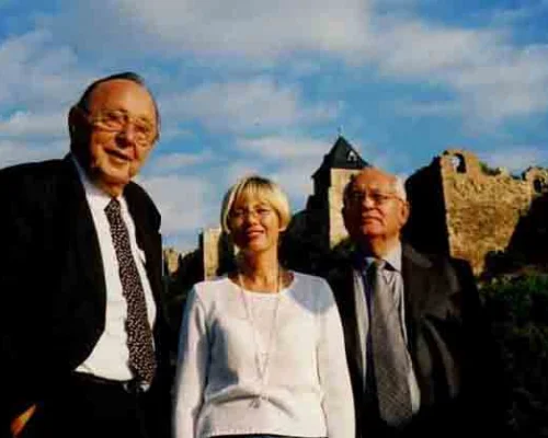 Г.-Д. Геншер, И.М. Вирганская и М.С. Горбачев. Берлин. Сентябрь 2001.